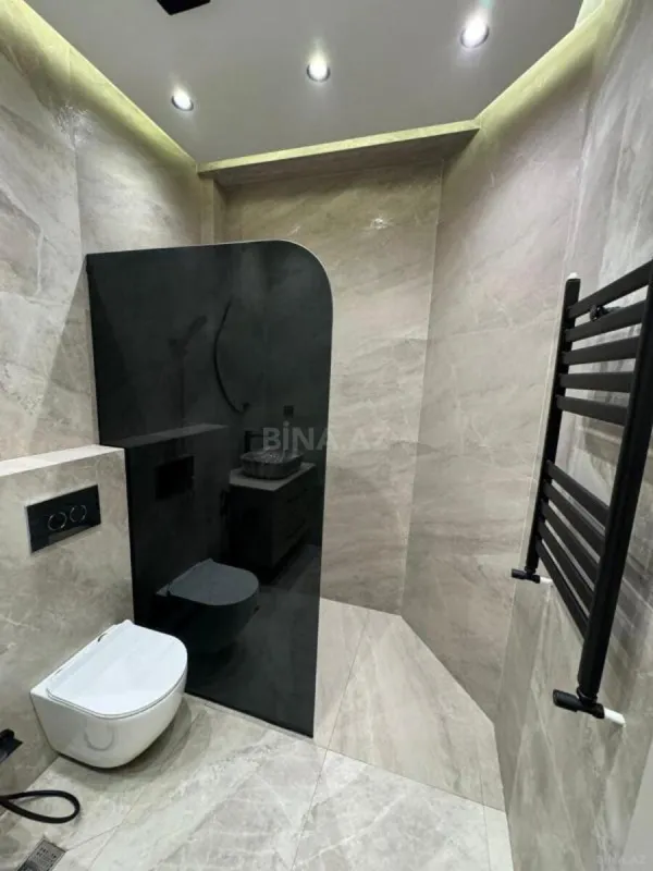 Satılır 3 otaqlı mənzil 135 m²