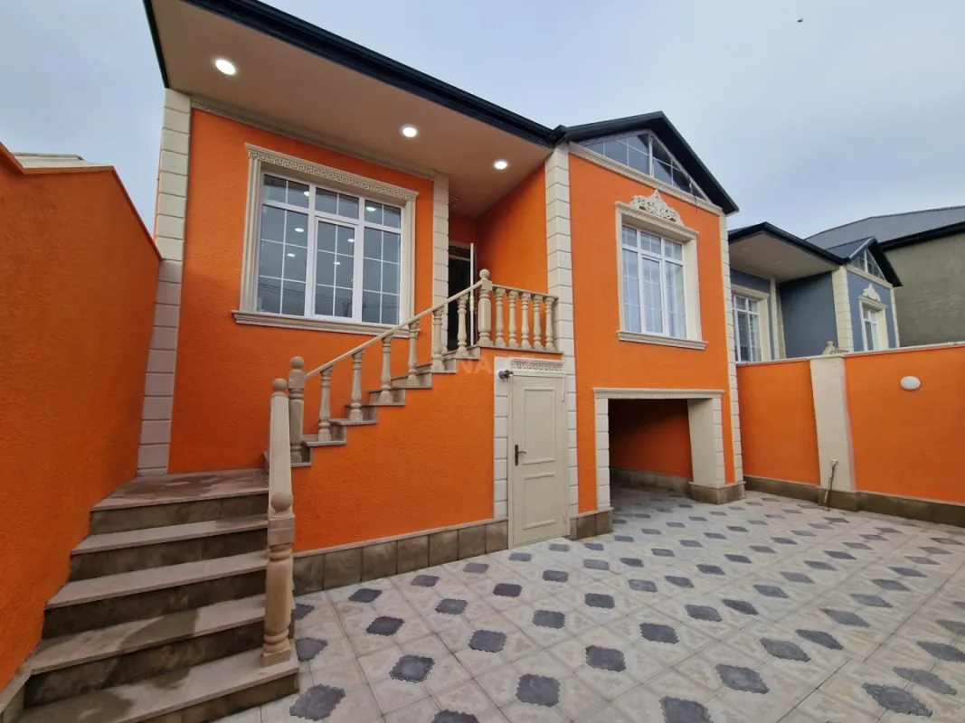 Satılır 4 otaqlı həyət evi 124 m²