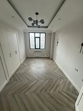 Satılır 4 otaqlı mənzil 275 m²