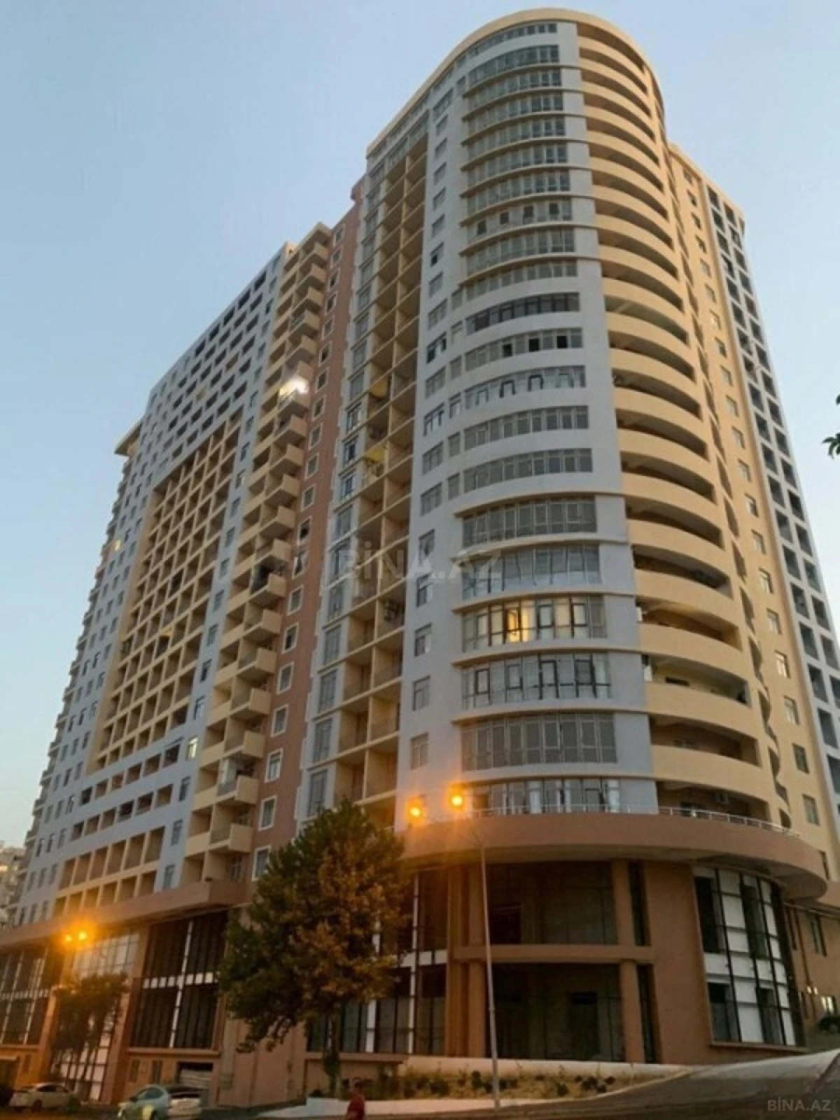 Satılır 2 otaqlı mənzil 112 m²