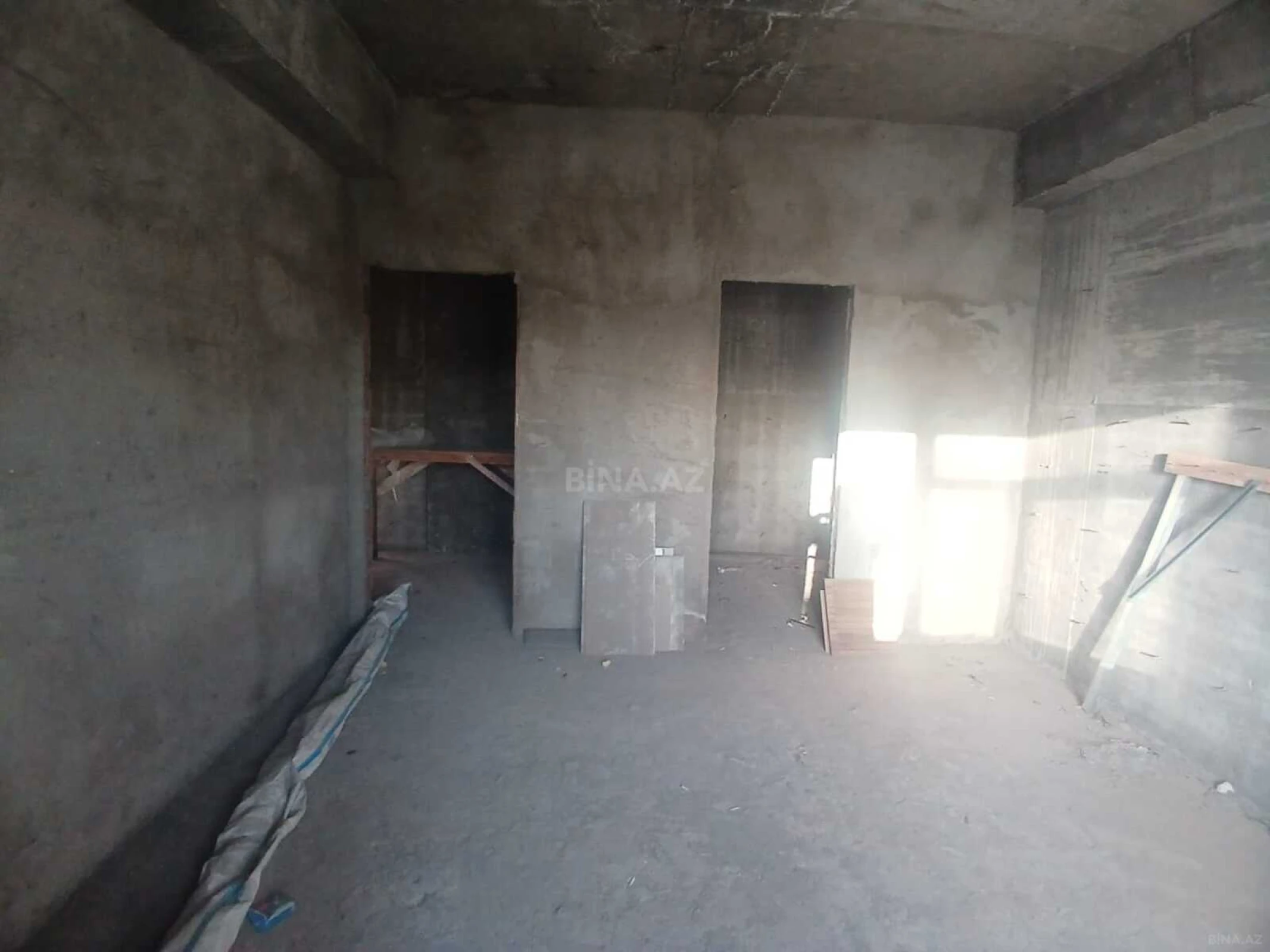 Satılır 2 otaqlı mənzil 112 m²