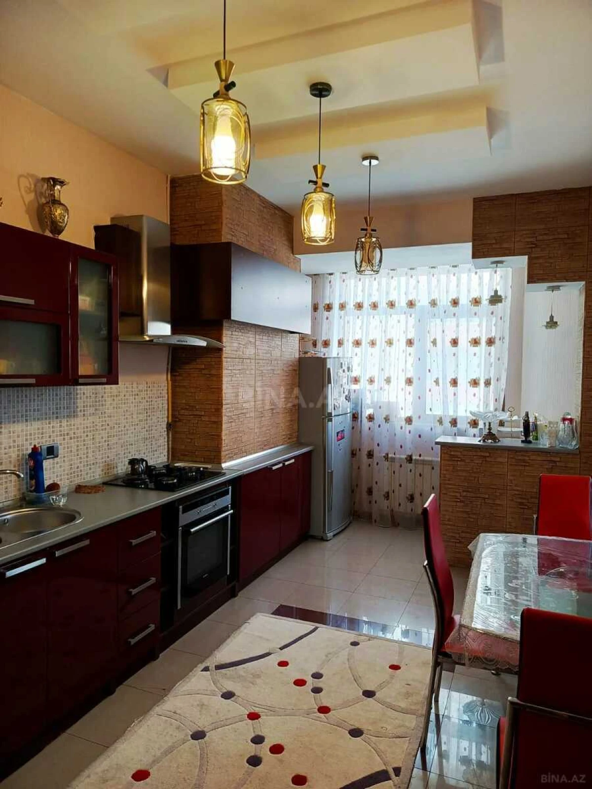 Satılır 4 otaqlı mənzil 180 m²