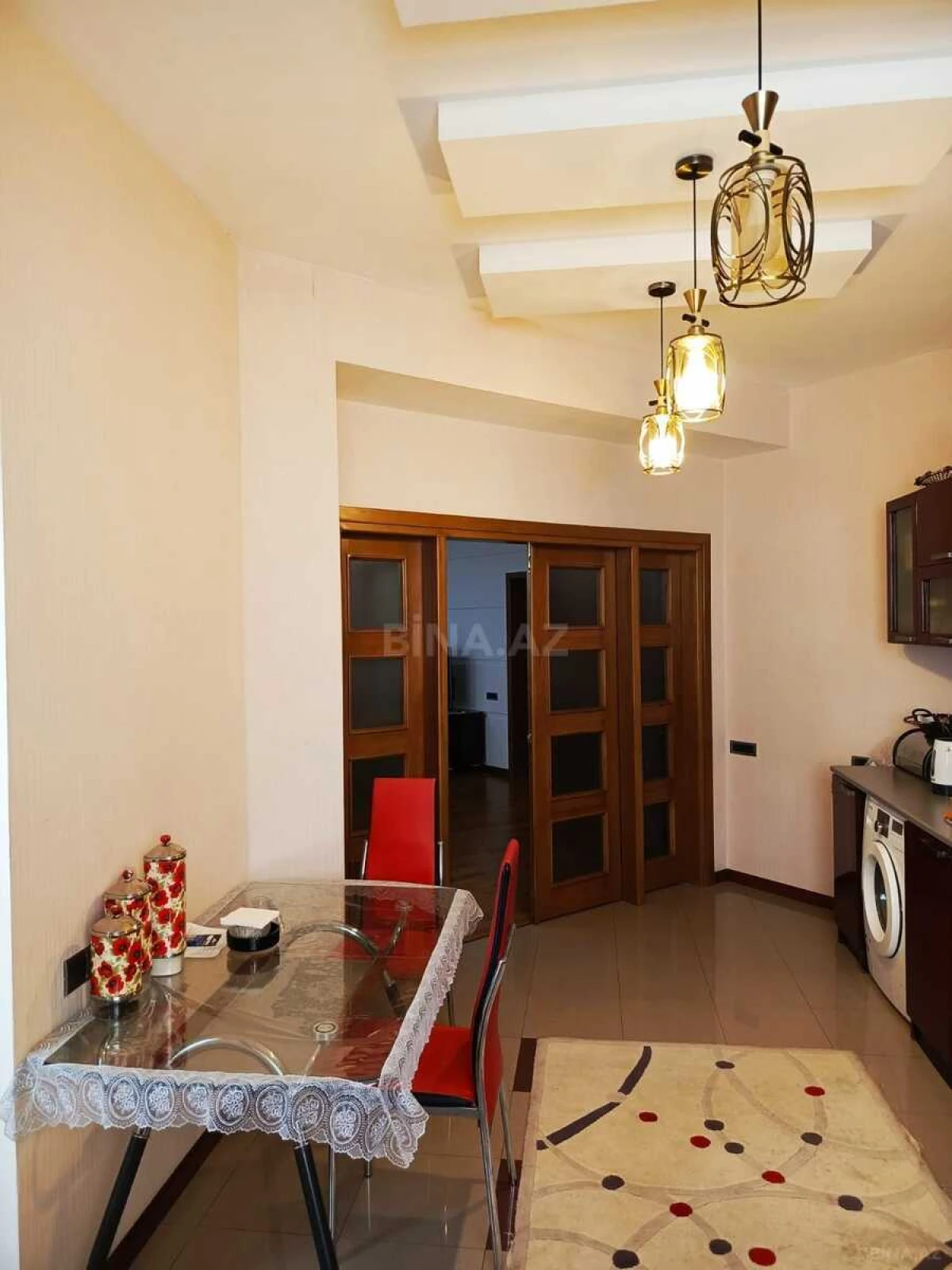 Satılır 4 otaqlı mənzil 180 m²