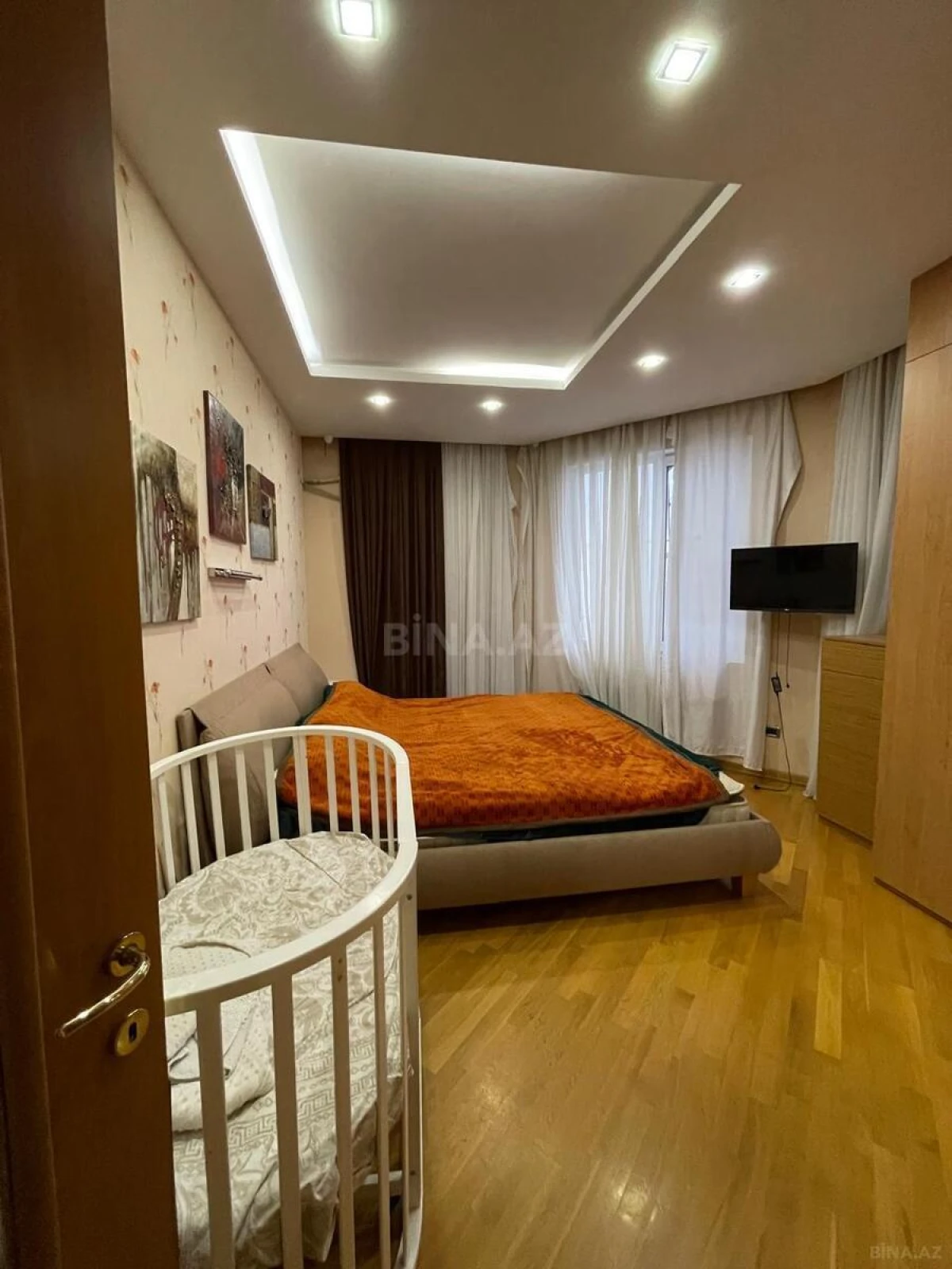 Kirayə verilir 3 otaqlı mənzil 150 m²