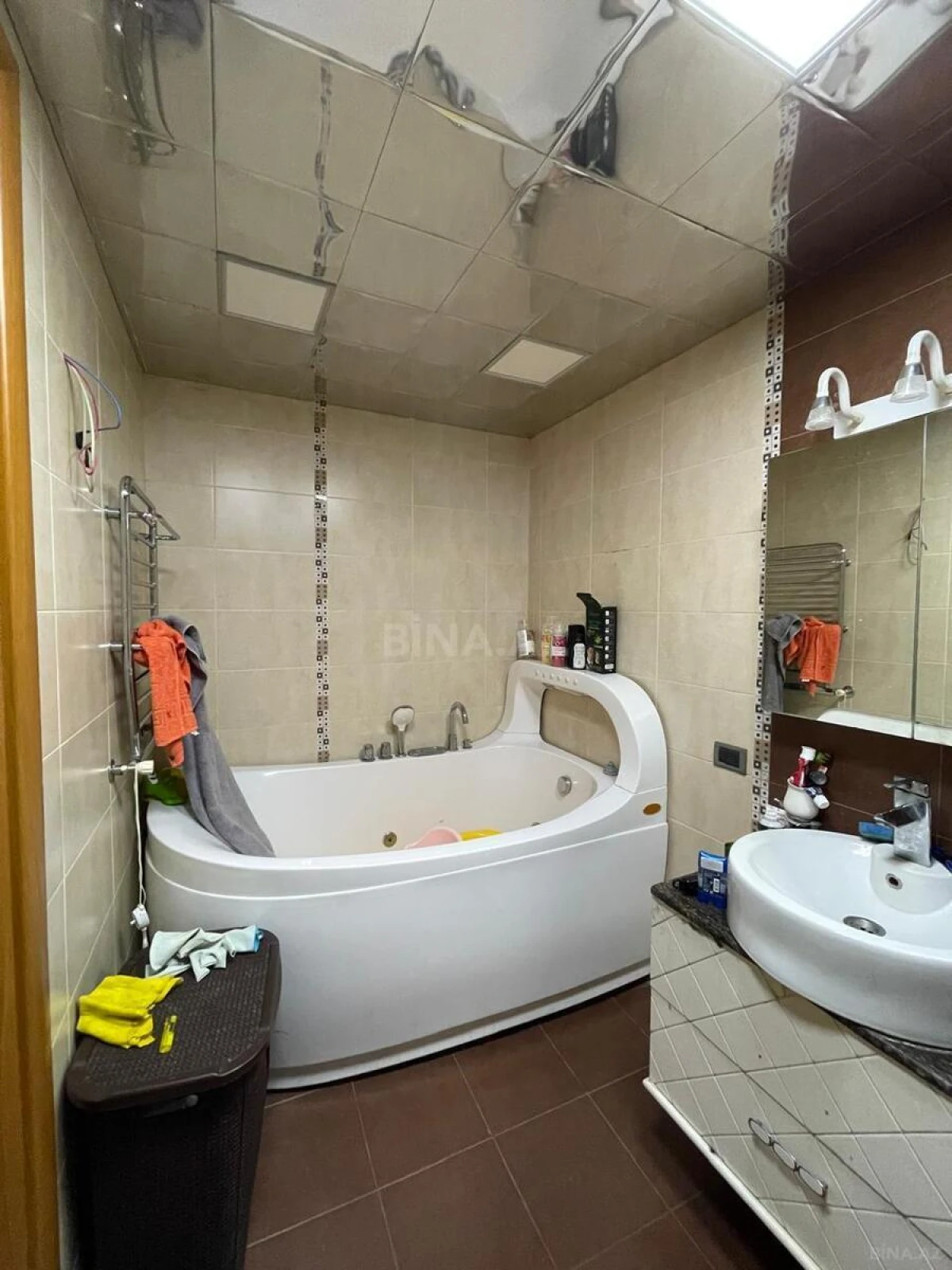 Kirayə verilir 3 otaqlı mənzil 150 m²