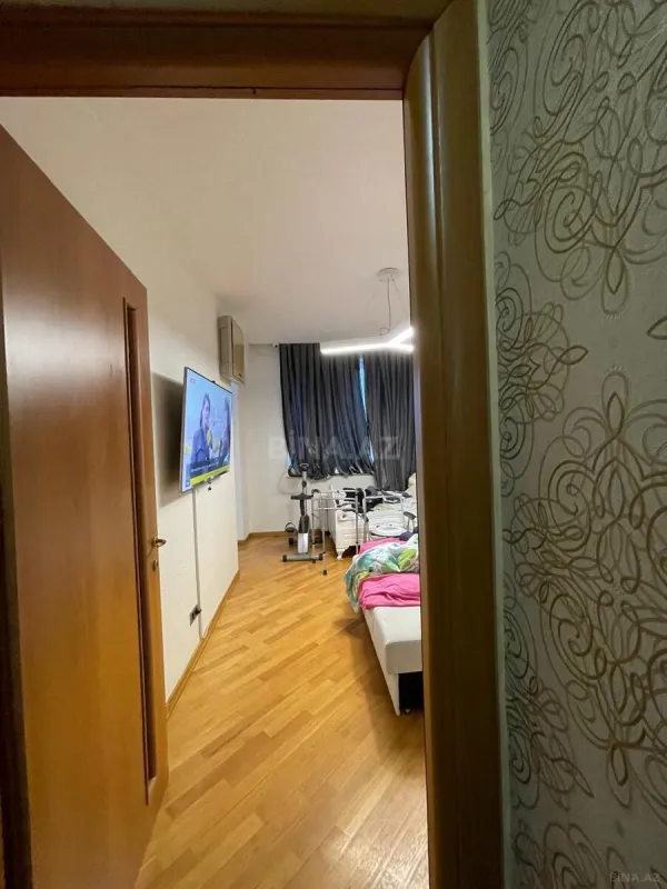 Kirayə verilir 3 otaqlı mənzil 150 m²