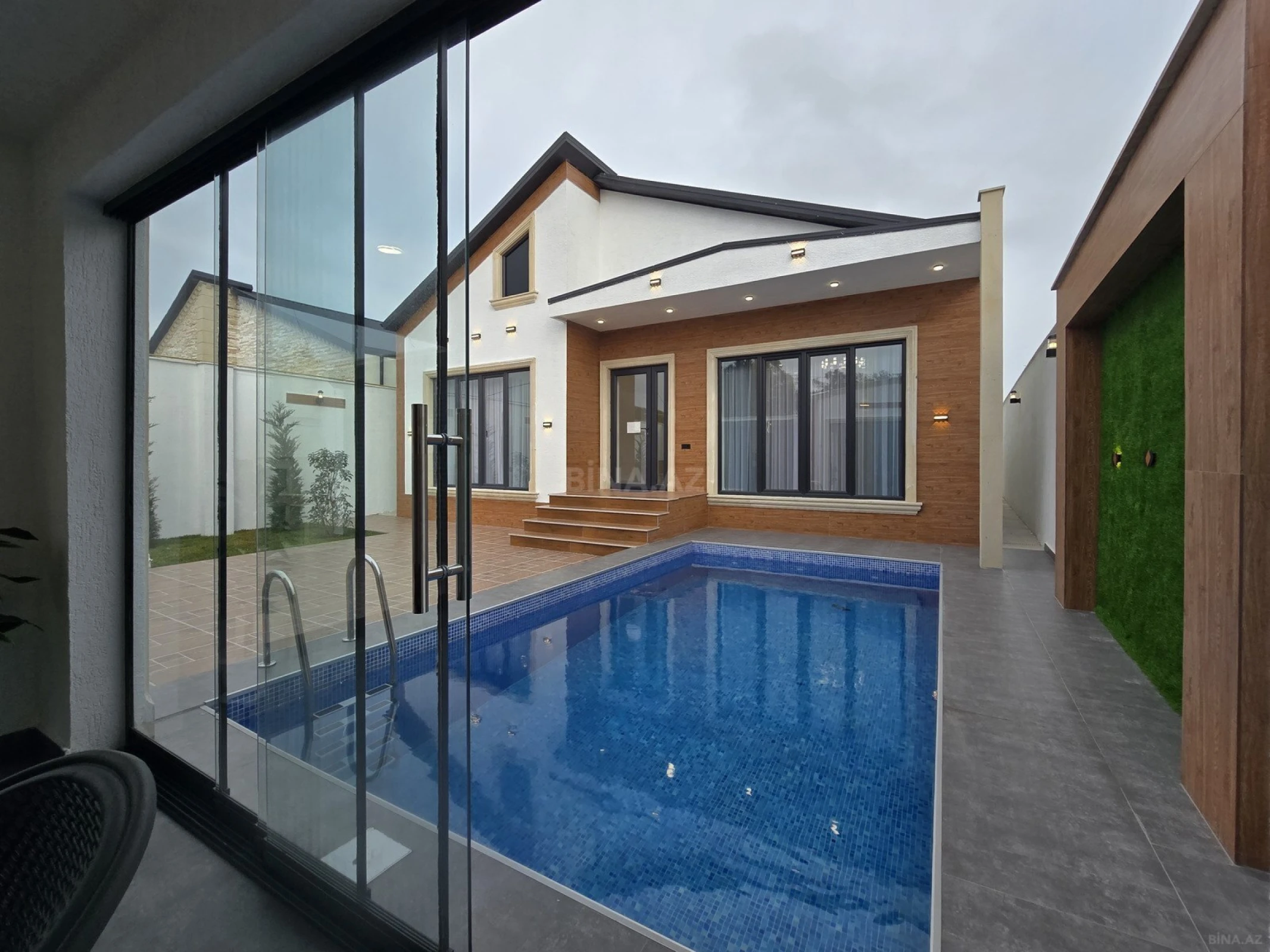 Satılır 4 otaqlı həyət evi 170 m²