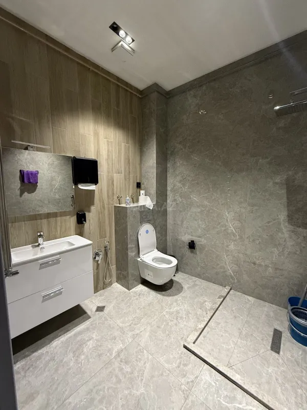 Kirayə verilir 3 otaqlı ofis 124 m²