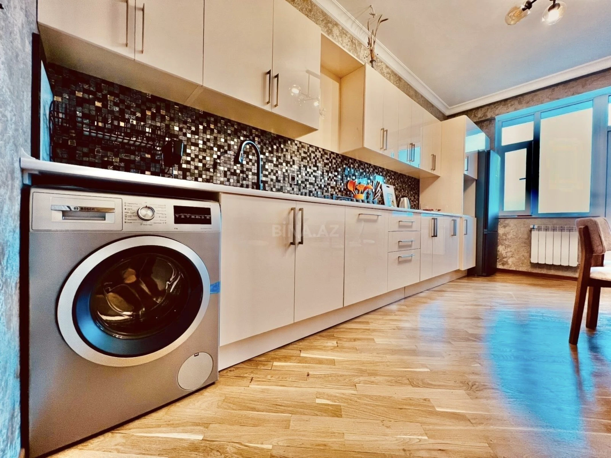 Satılır 3 otaqlı mənzil 145 m²