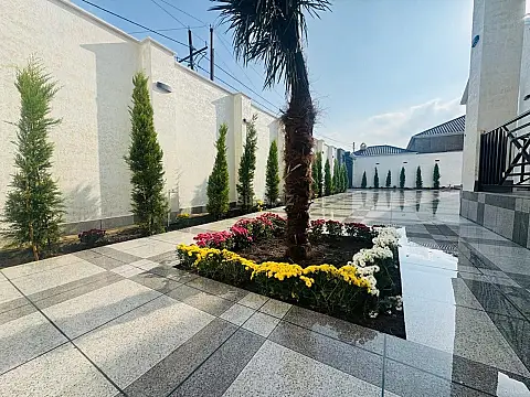 Satılır 4 otaqlı həyət evi 250 m²