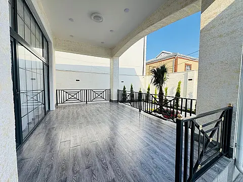 Satılır 4 otaqlı həyət evi 250 m²