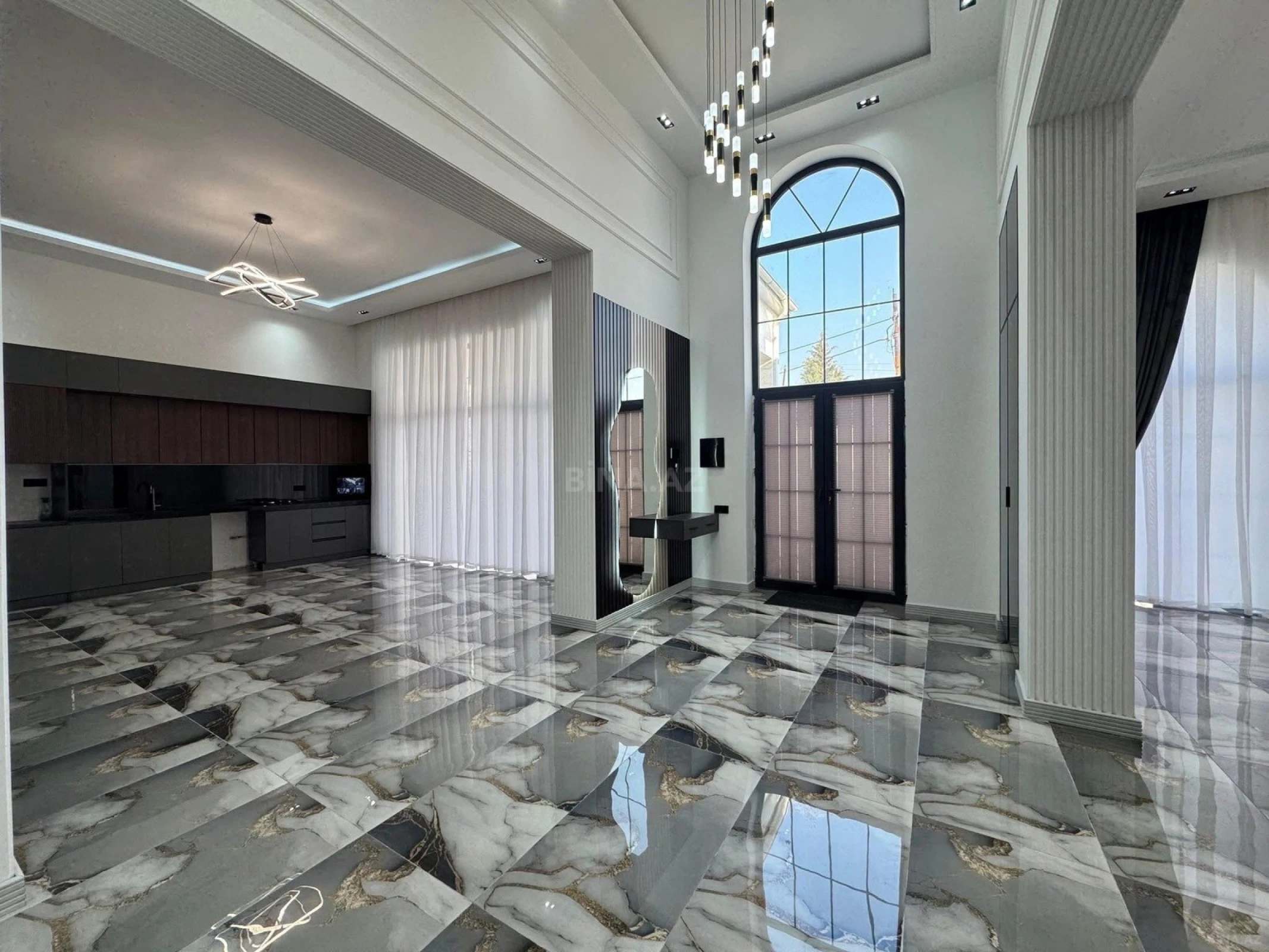 Satılır 4 otaqlı həyət evi 250 m²