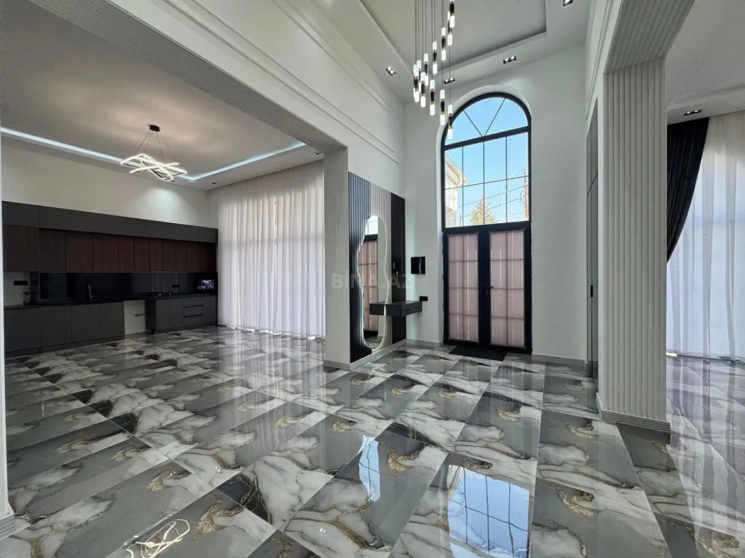 Satılır 4 otaqlı həyət evi 250 m²