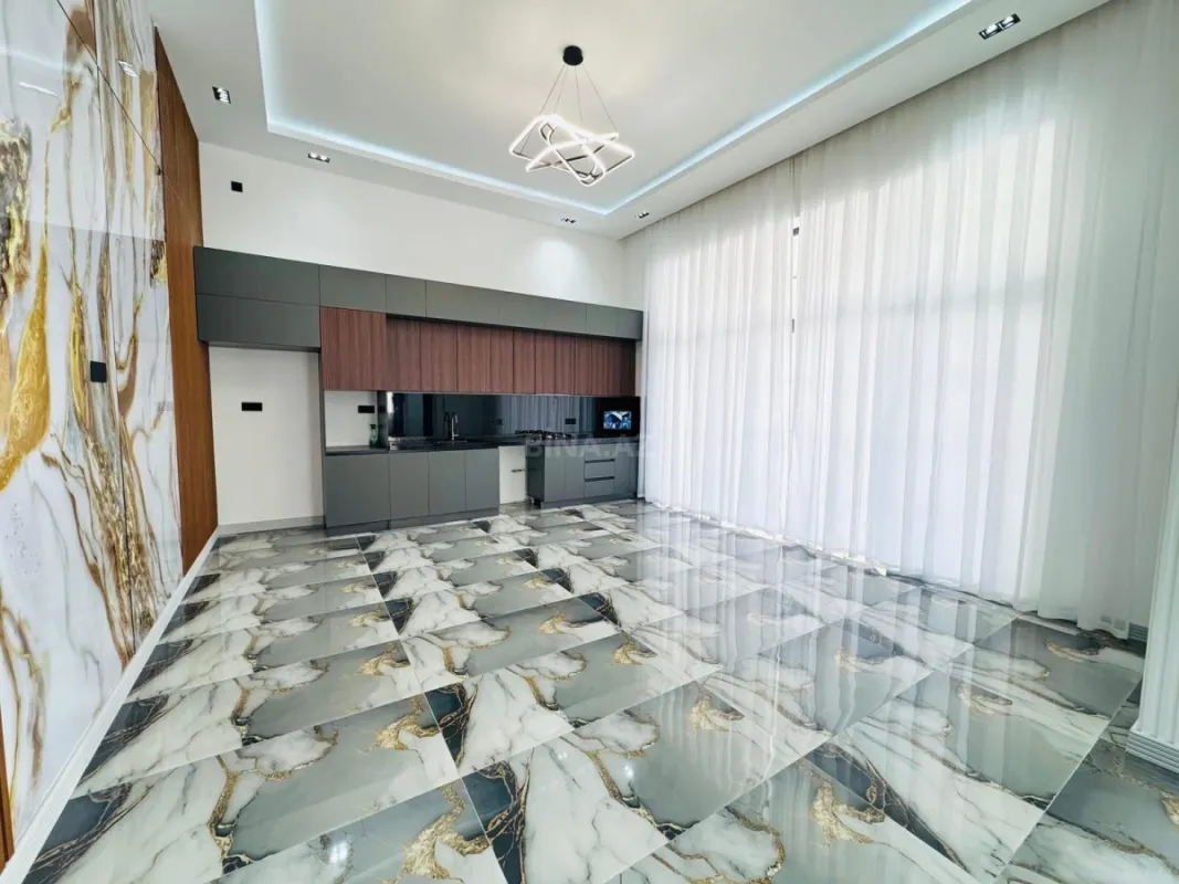 Satılır 4 otaqlı həyət evi 250 m²