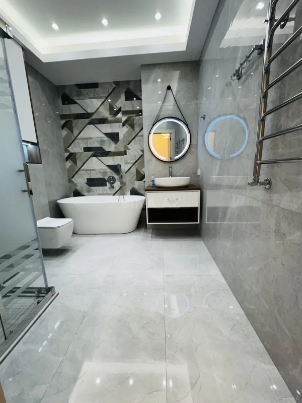 Satılır 4 otaqlı mənzil 185 m²