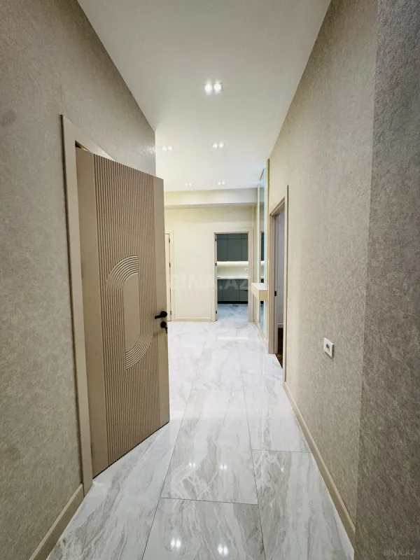 Satılır 4 otaqlı mənzil 185 m²