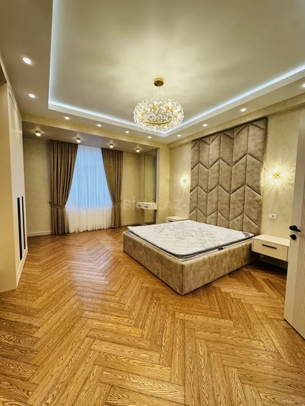 Satılır 4 otaqlı mənzil 185 m²