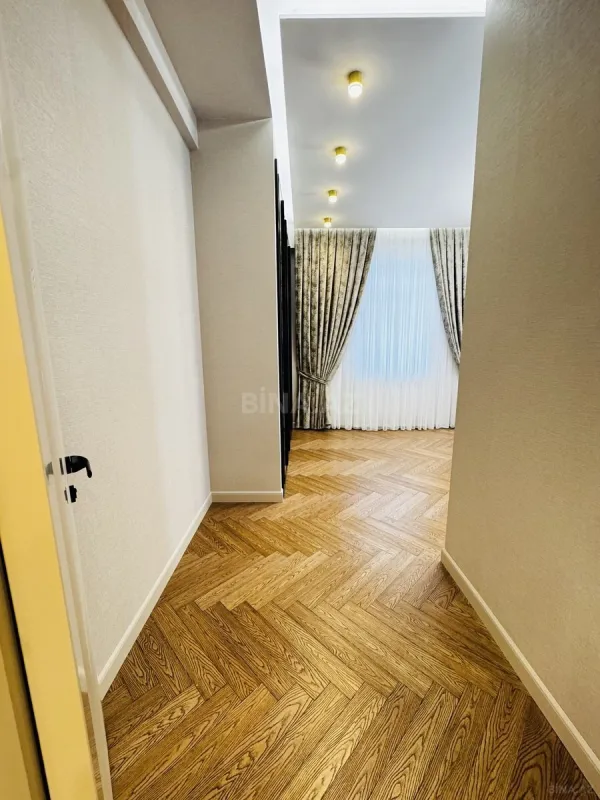 Satılır 4 otaqlı mənzil 185 m²