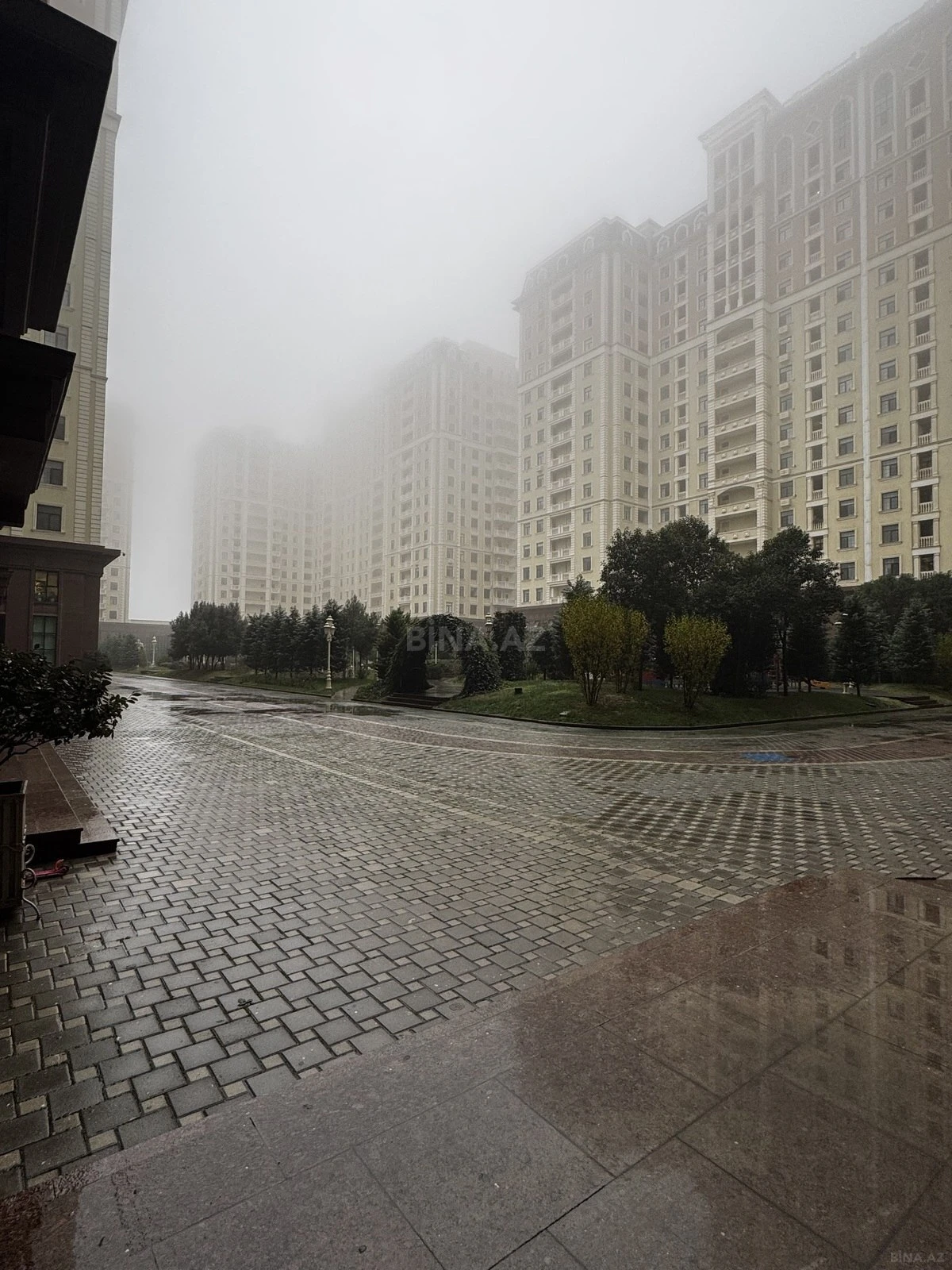 Satılır 4 otaqlı mənzil 185 m²