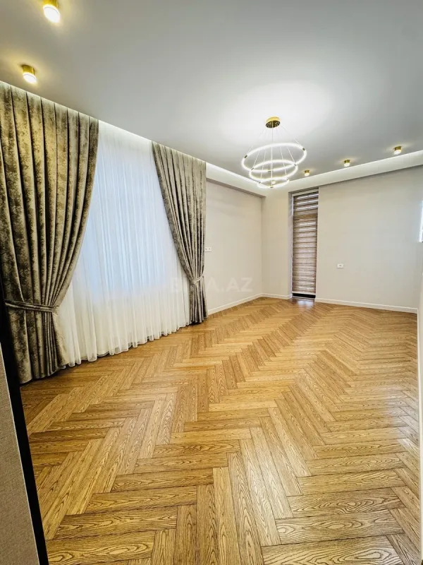 Satılır 4 otaqlı mənzil 185 m²