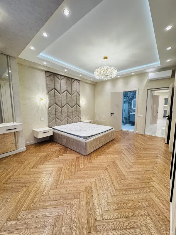 Satılır 4 otaqlı mənzil 185 m²