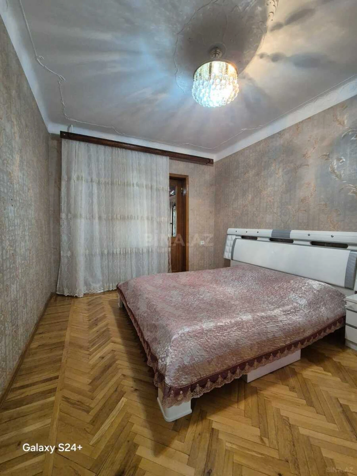 Satılır 5 otaqlı mənzil 130 m²