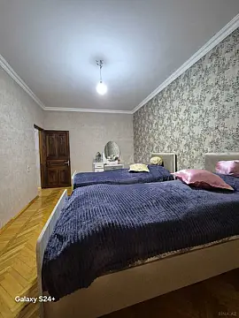 Satılır 5 otaqlı mənzil 130 m²