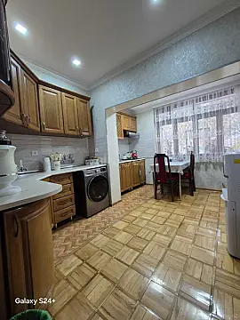 Satılır 5 otaqlı mənzil 130 m²