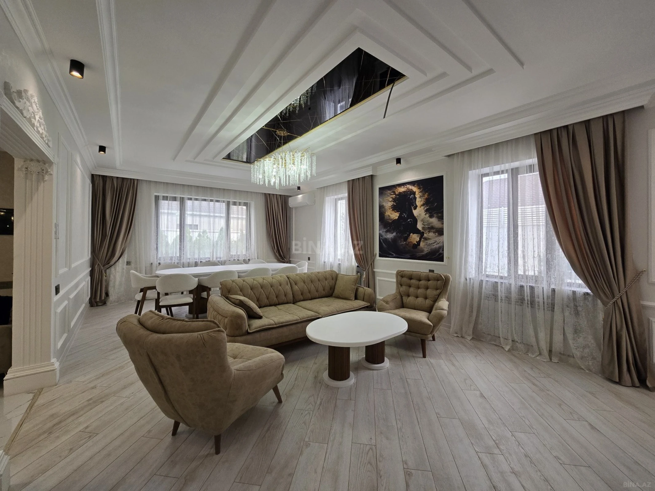 Satılır 6 otaqlı həyət evi 300 m²