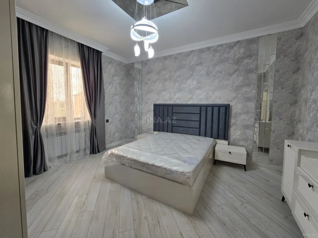 Satılır 6 otaqlı həyət evi 300 m²