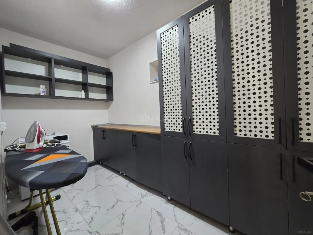 Satılır 6 otaqlı həyət evi 300 m²