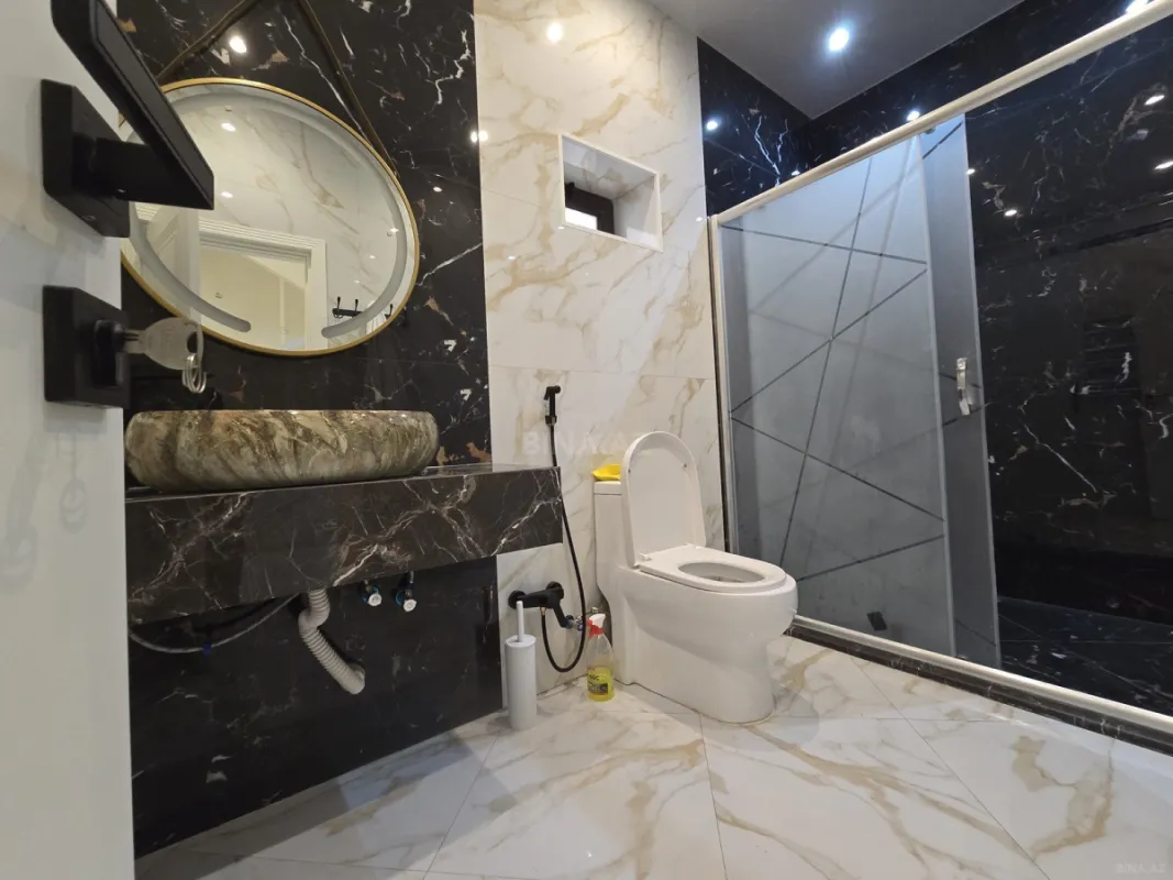 Satılır 6 otaqlı həyət evi 300 m²