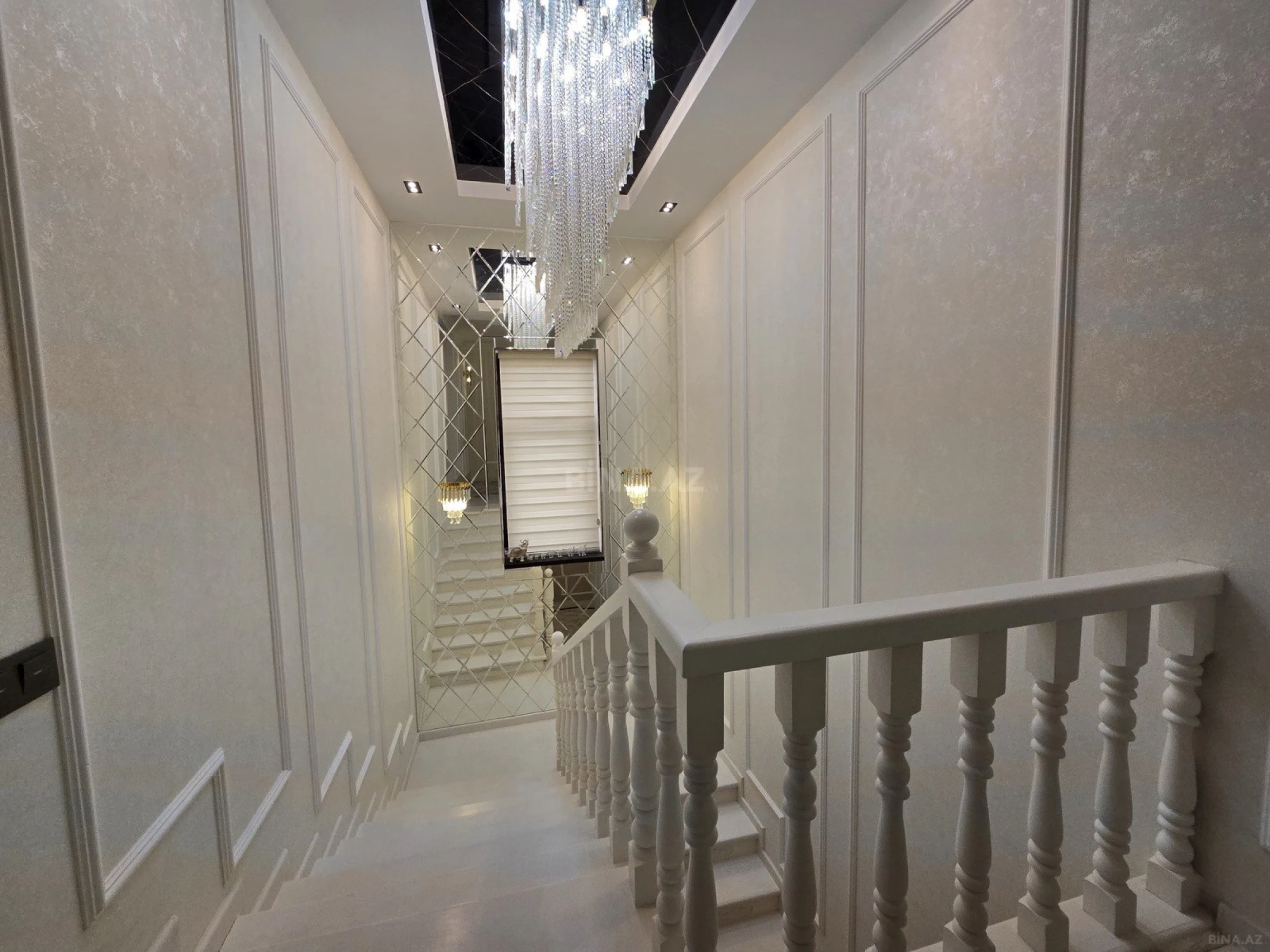 Satılır 6 otaqlı həyət evi 300 m²