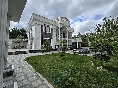 Satılır 6 otaqlı həyət evi 300 m²