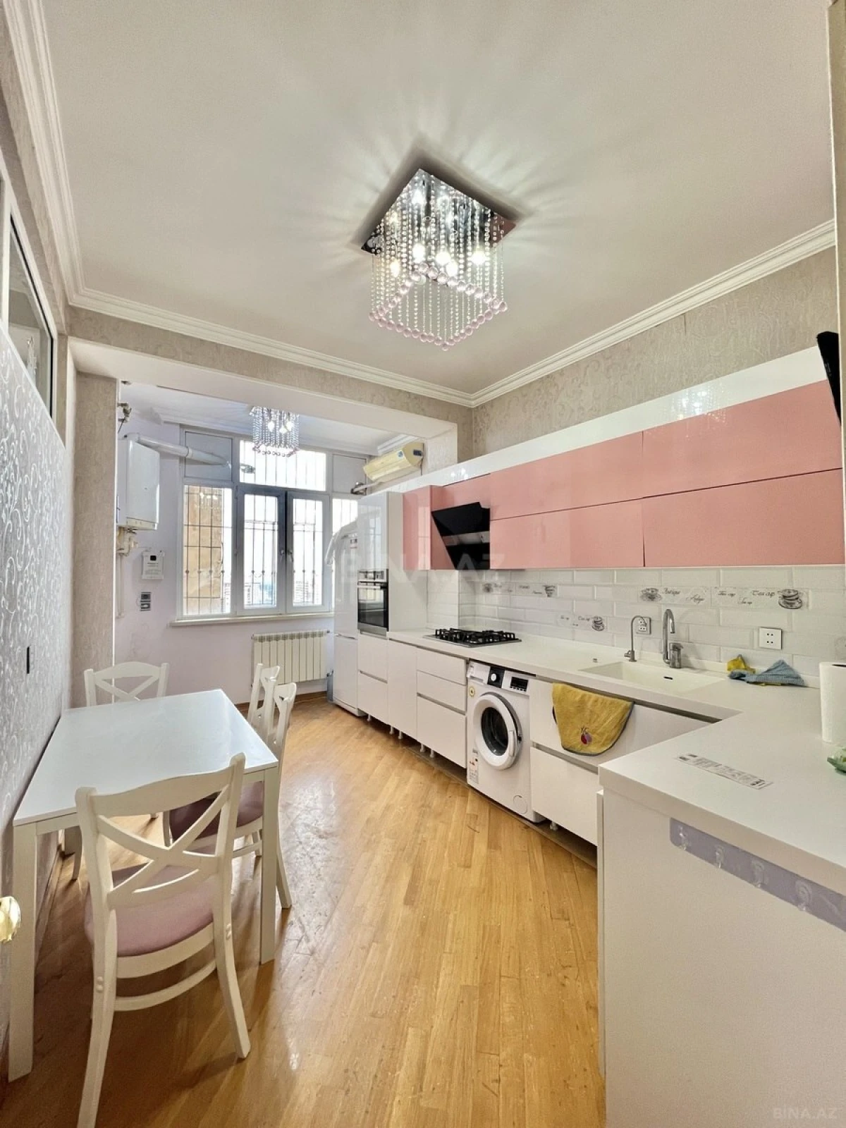 Satılır 3 otaqlı mənzil 102 m²