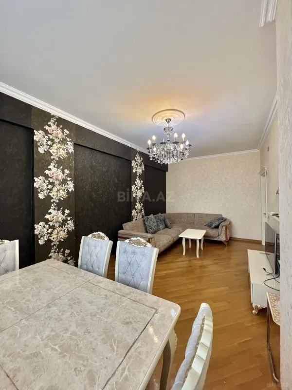 Satılır 3 otaqlı mənzil 102 m²