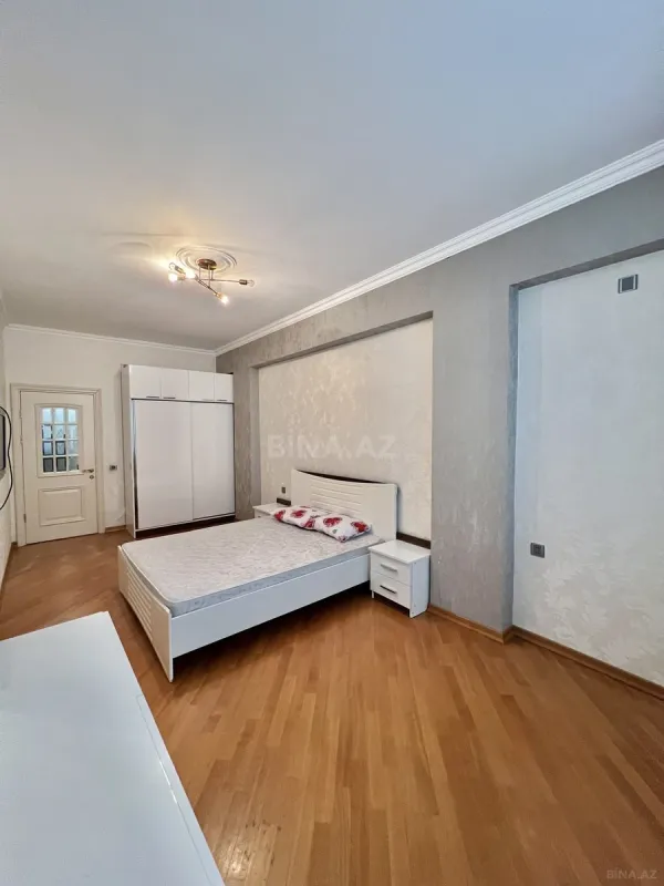 Satılır 3 otaqlı mənzil 102 m²