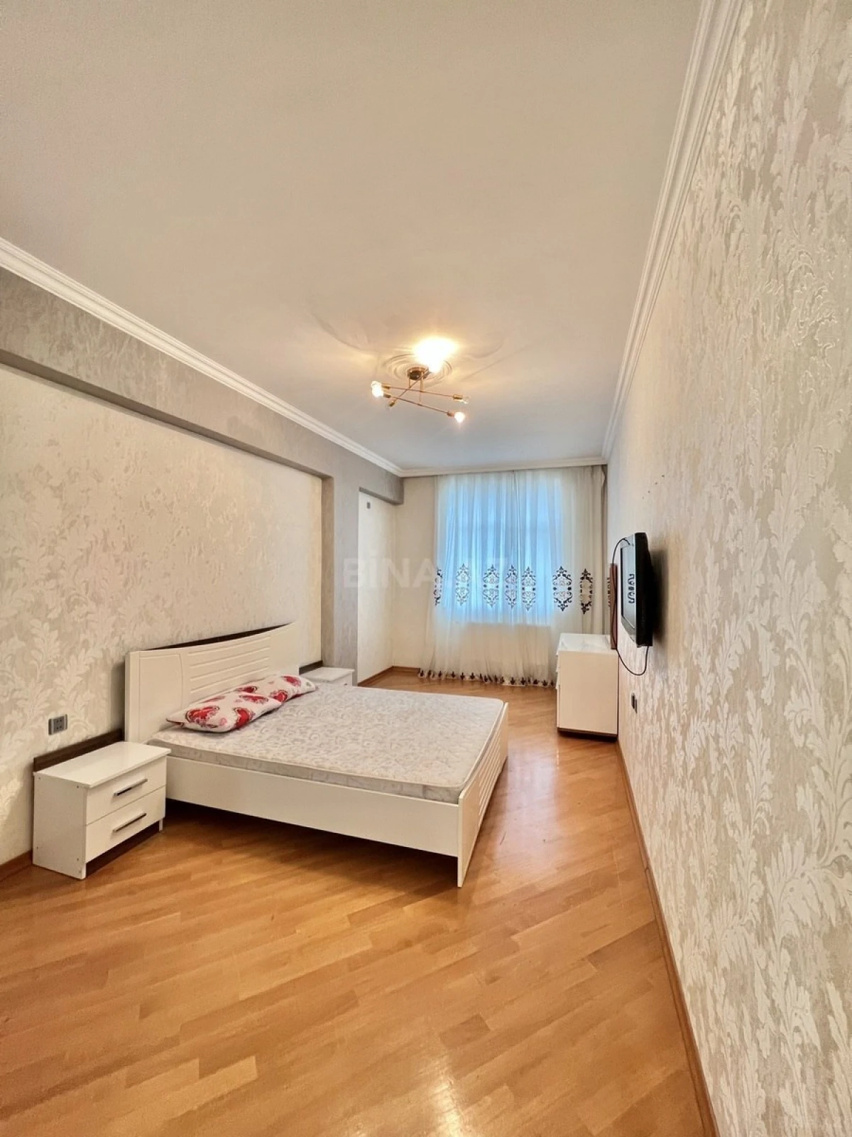 Satılır 3 otaqlı mənzil 102 m²