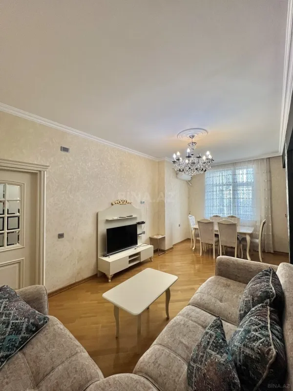 Satılır 3 otaqlı mənzil 102 m²