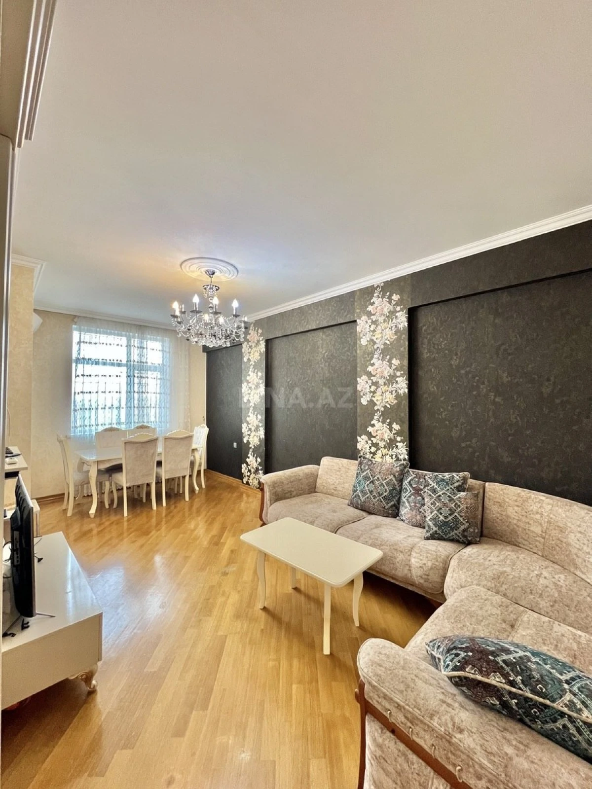 Satılır 3 otaqlı mənzil 102 m²
