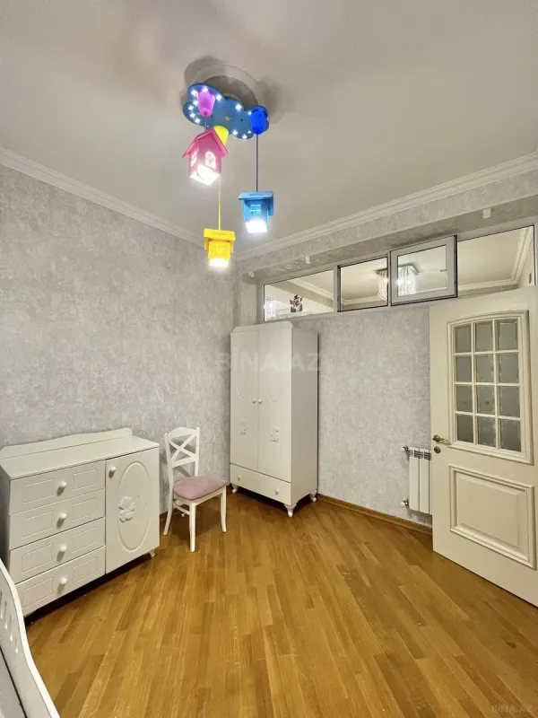 Satılır 3 otaqlı mənzil 102 m²