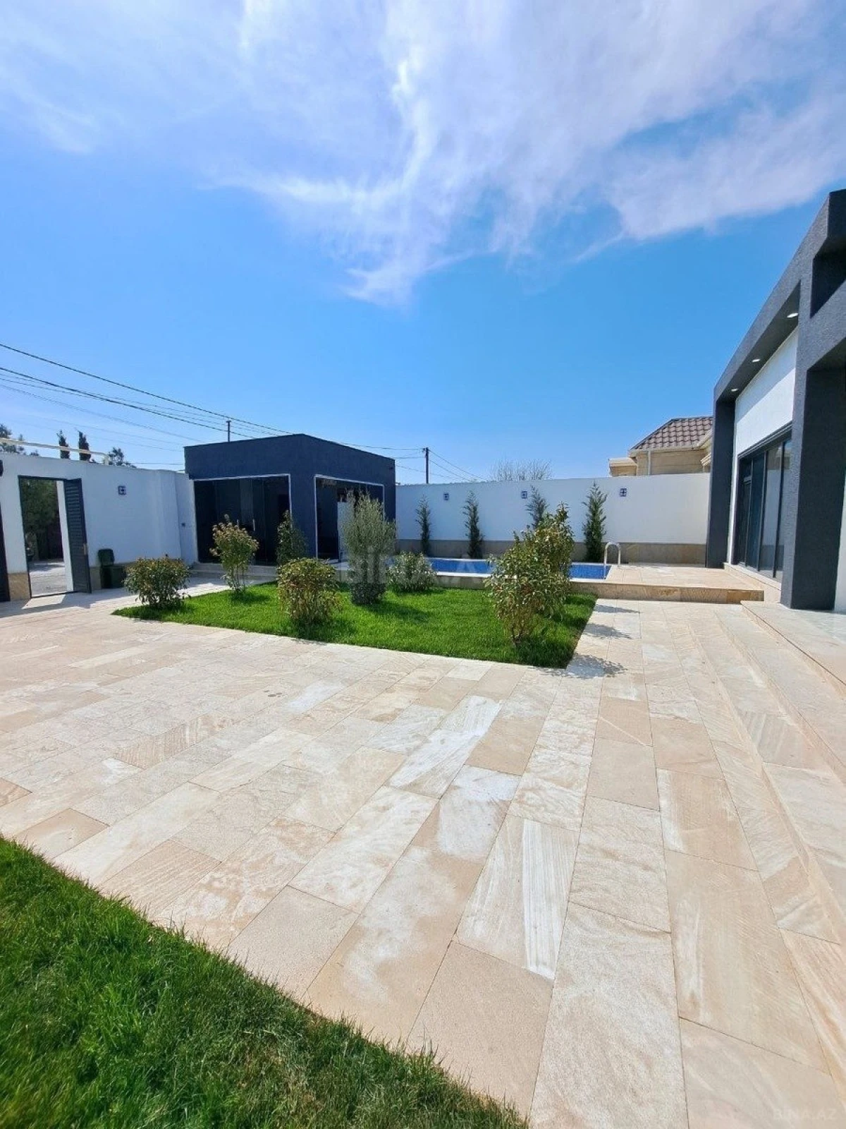 Satılır 4 otaqlı həyət evi 160 m²