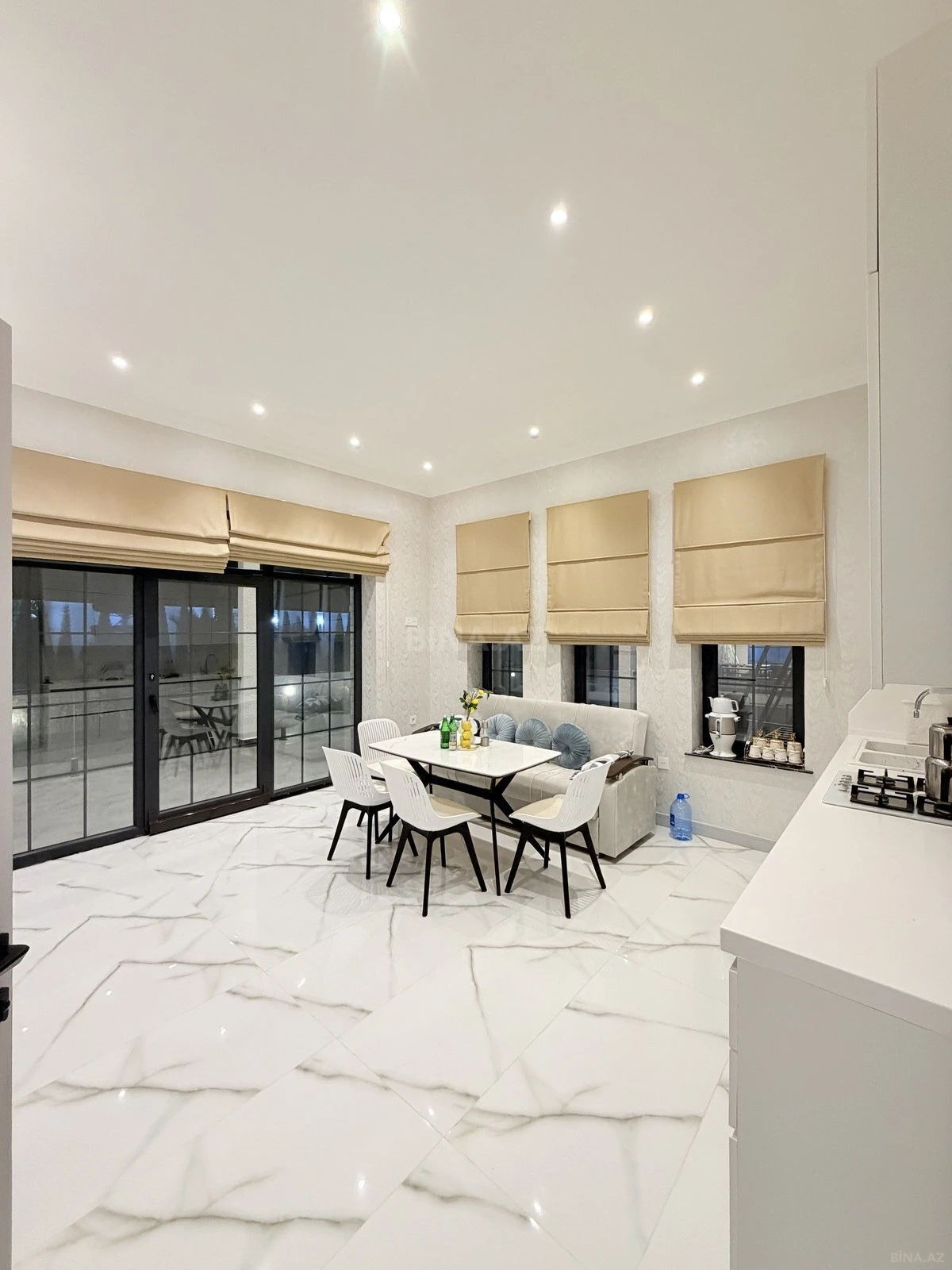 Kirayə verilir 5 otaqlı həyət evi 360 m²