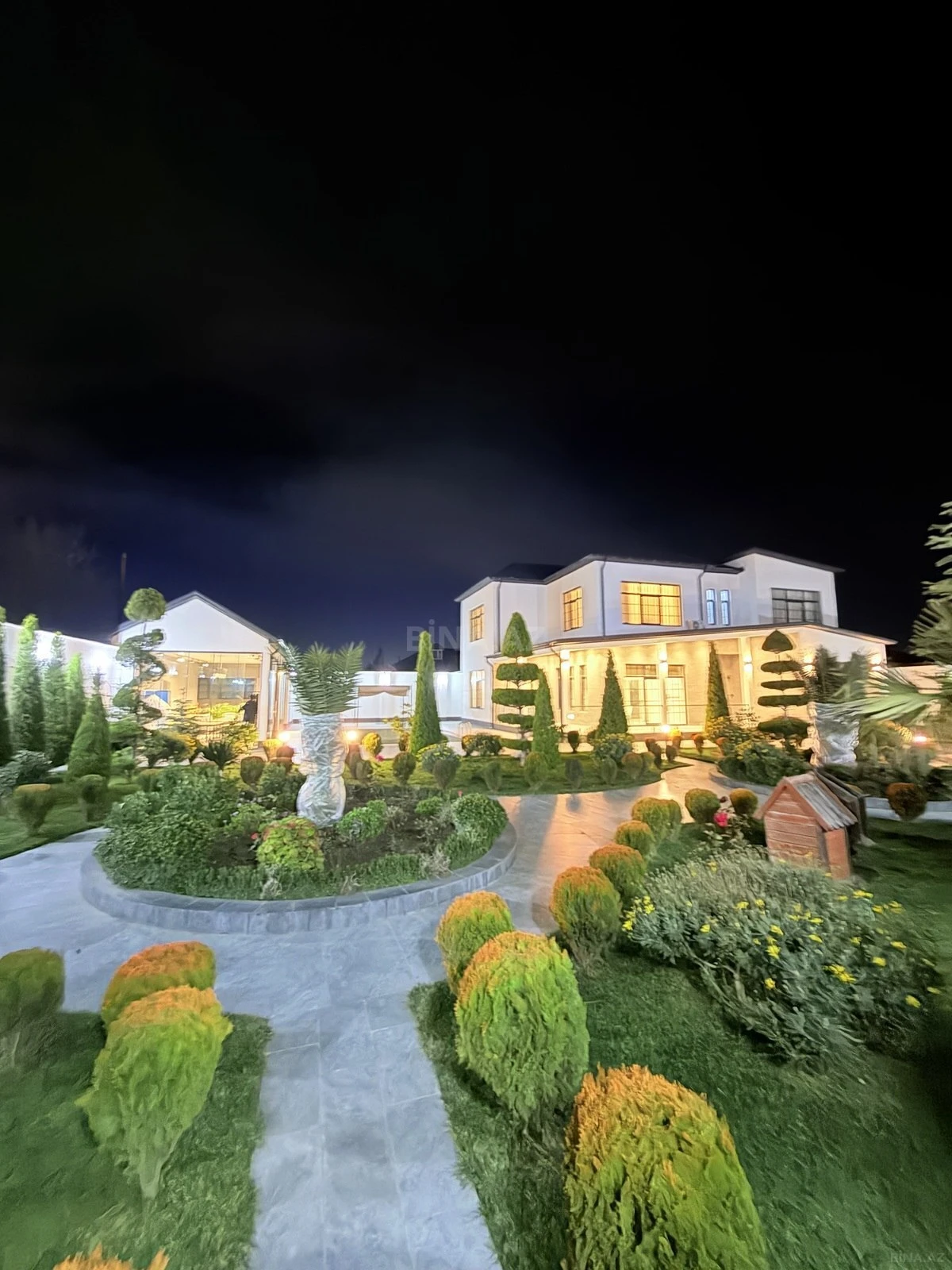 Kirayə verilir 5 otaqlı həyət evi 360 m²