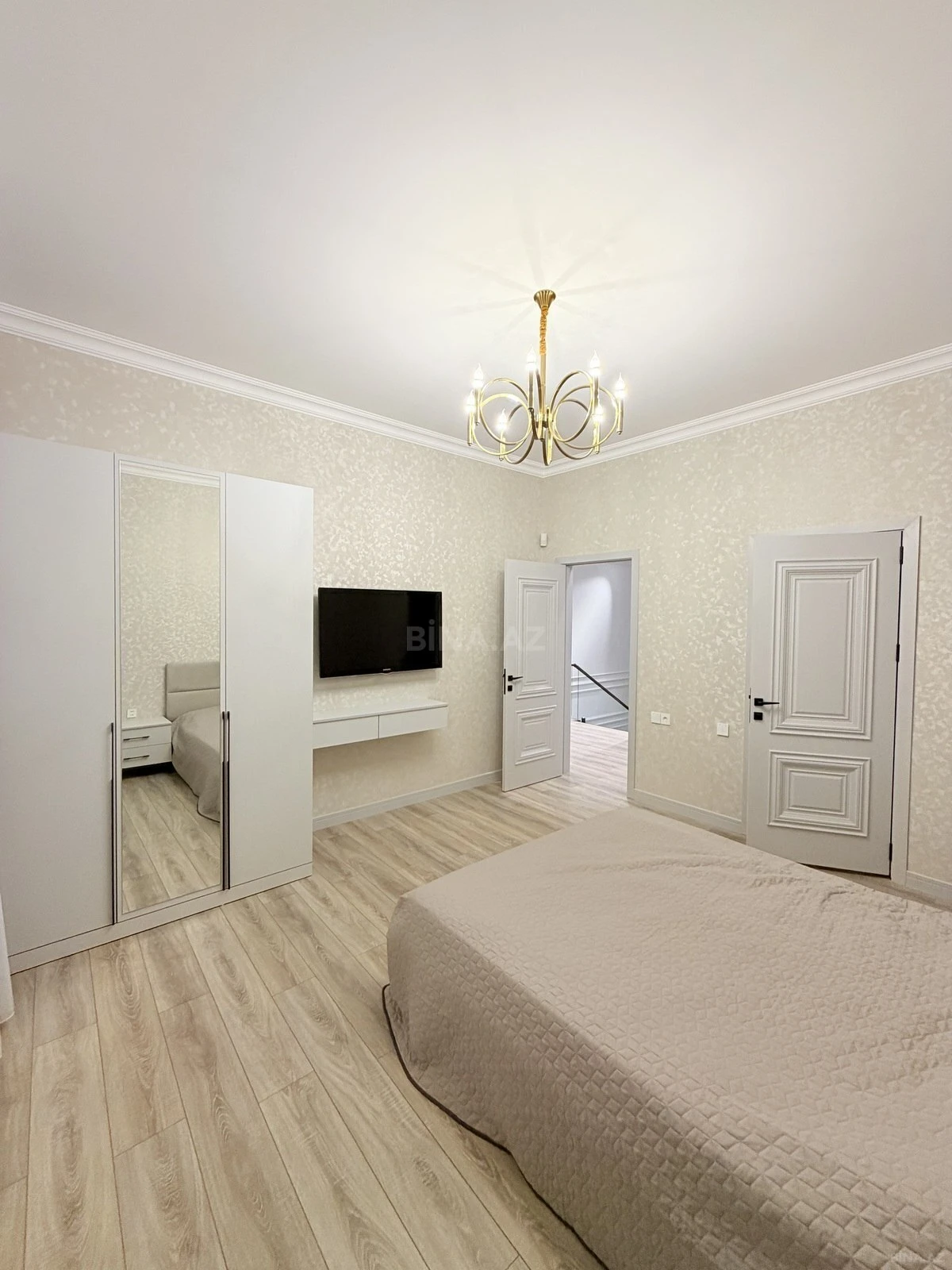 Kirayə verilir 5 otaqlı həyət evi 360 m²