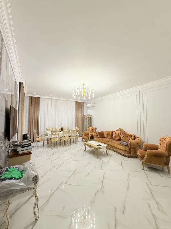 Kirayə verilir 5 otaqlı həyət evi 360 m²