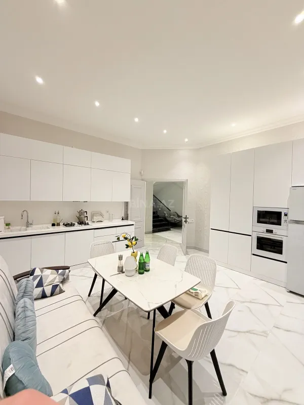 Kirayə verilir 5 otaqlı həyət evi 360 m²