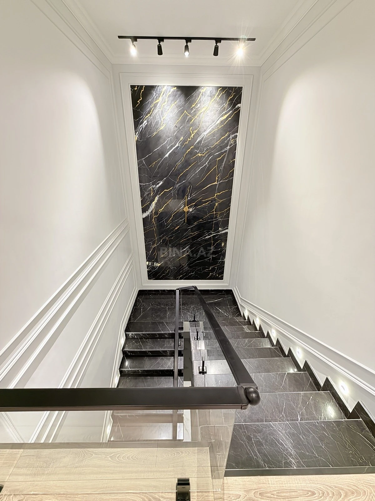 Kirayə verilir 5 otaqlı həyət evi 360 m²