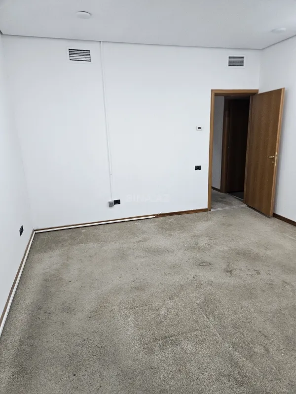 Kirayə verilir 3 otaqlı ofis 120 m²