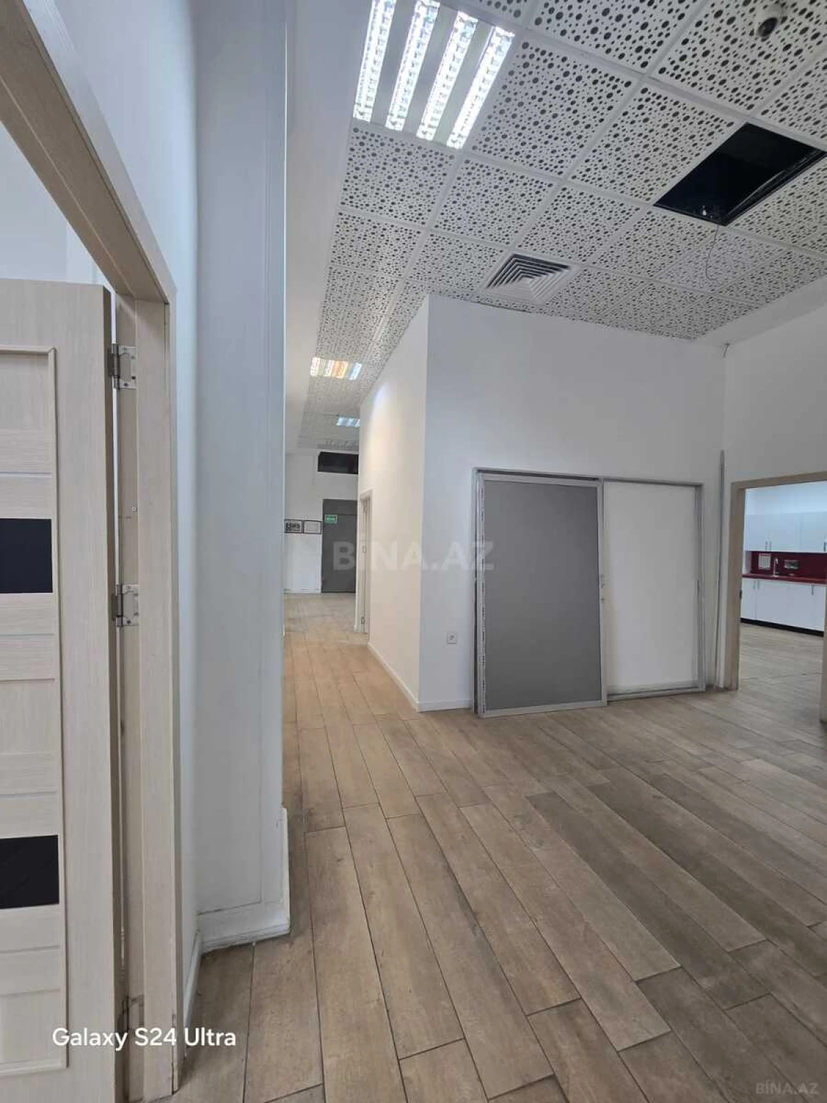 Kirayə verilir 9 otaqlı ofis 300 m²